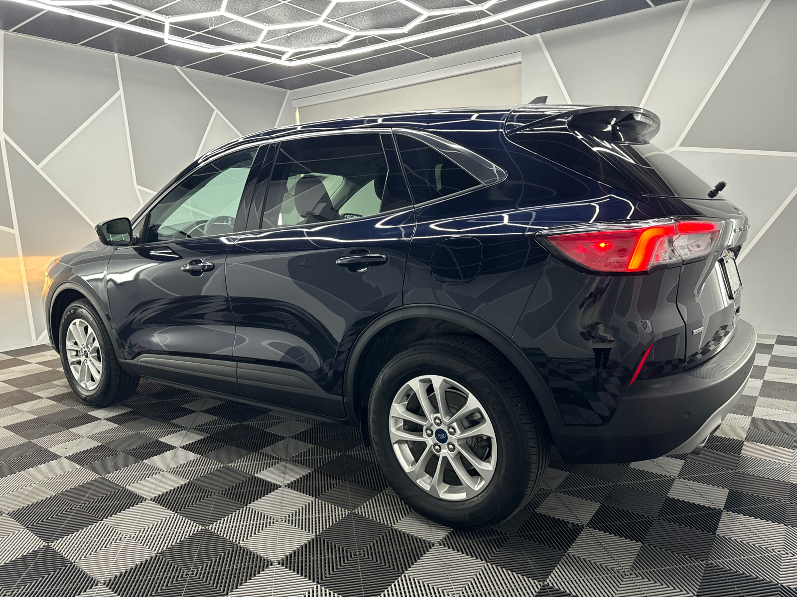 2021 Ford Escape SE Hybrid Sport Utility 4D 4