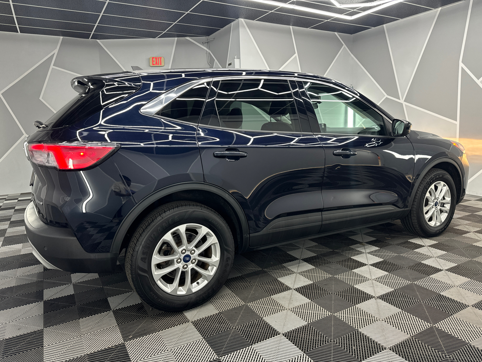 2021 Ford Escape SE Hybrid Sport Utility 4D 10