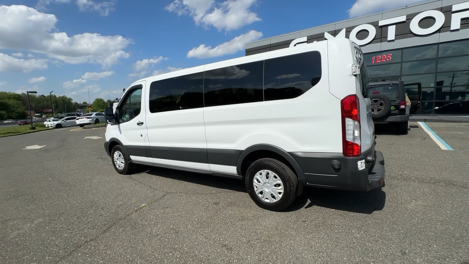 2015 Ford Transit 350 Wagon XLT w/Low Roof w/Sliding Side Door Van 3D 10