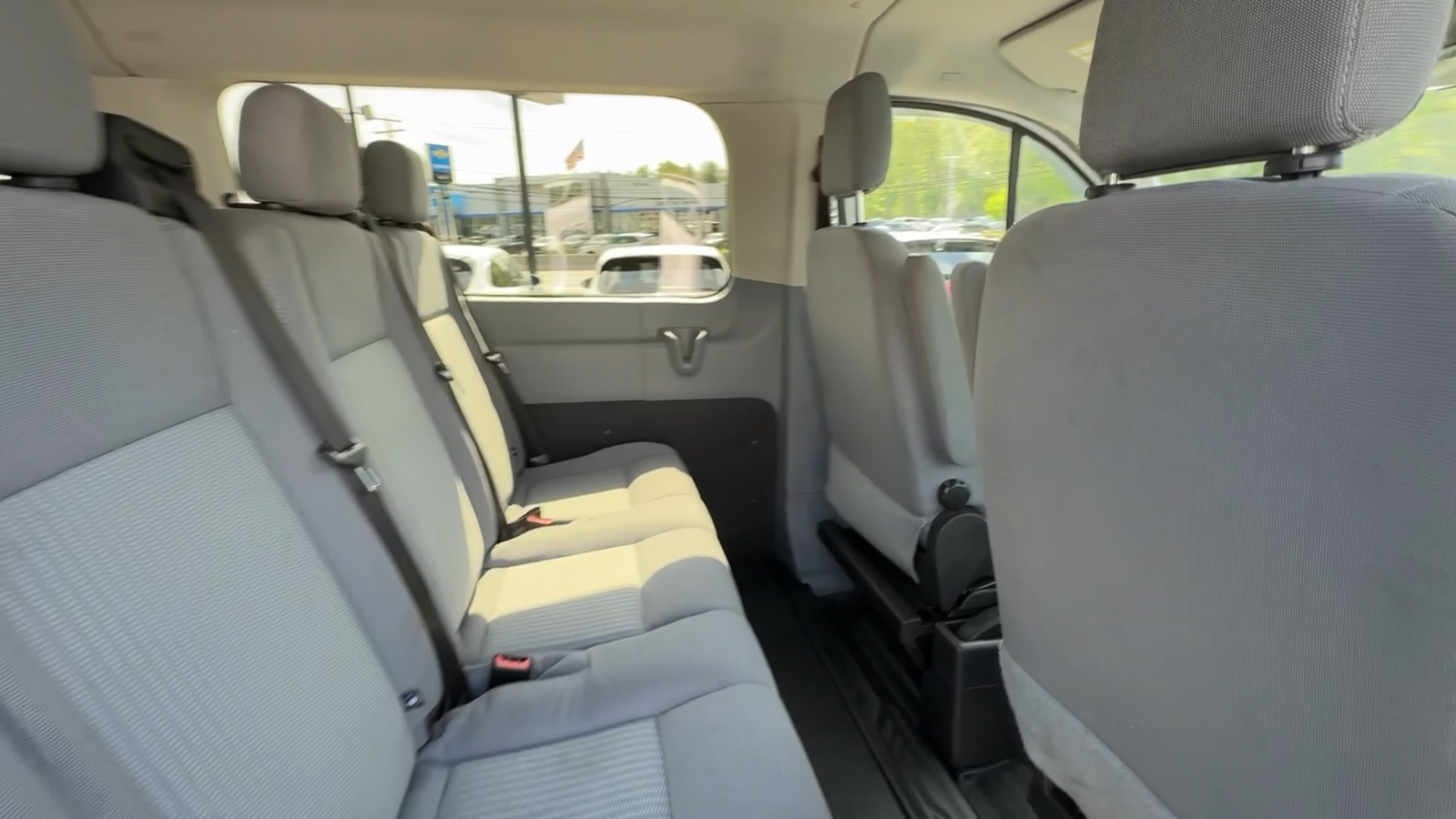 2015 Ford Transit 350 Wagon XLT w/Low Roof w/Sliding Side Door Van 3D 44