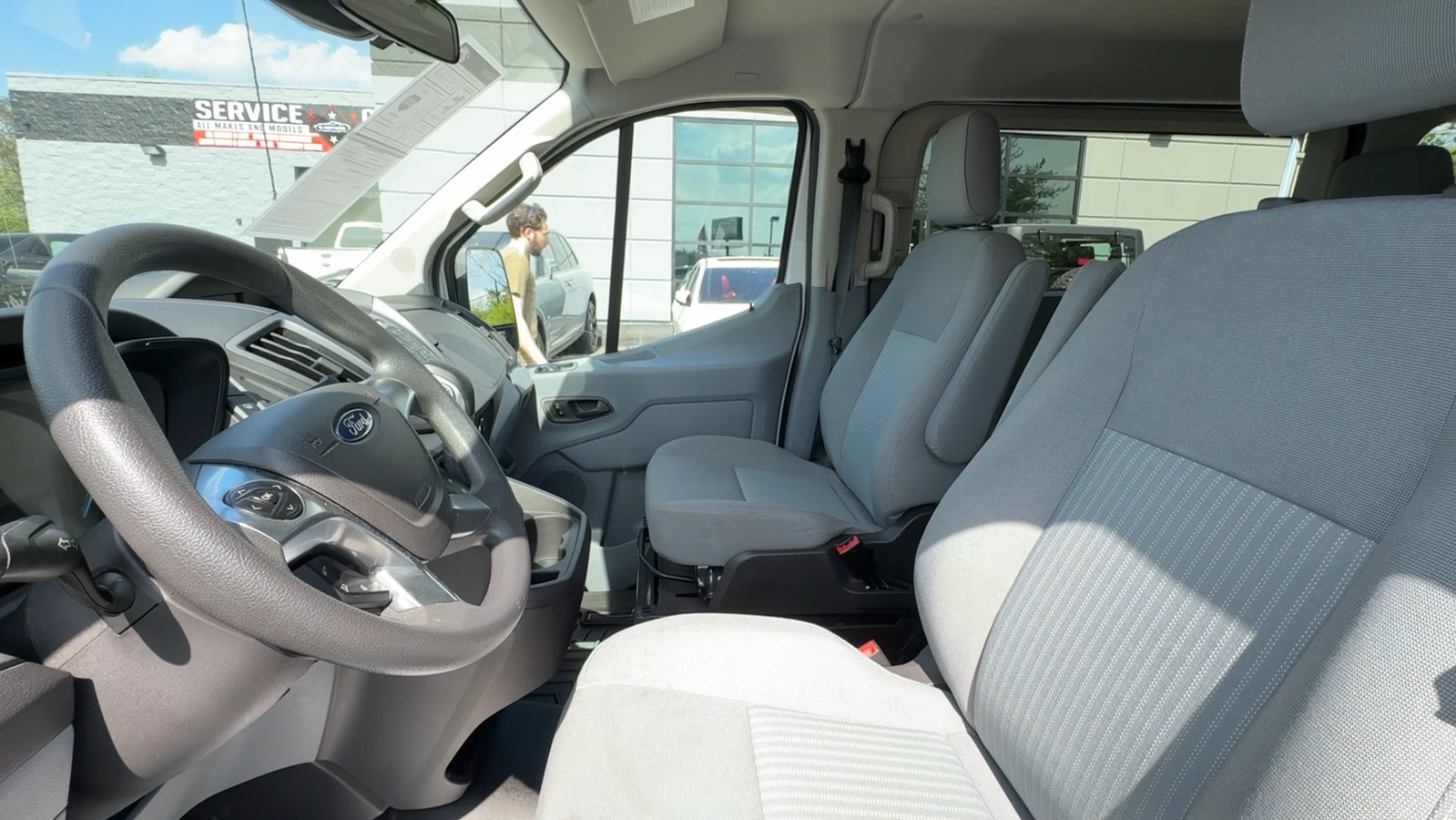 2015 Ford Transit 350 Wagon XLT w/Low Roof w/Sliding Side Door Van 3D 52