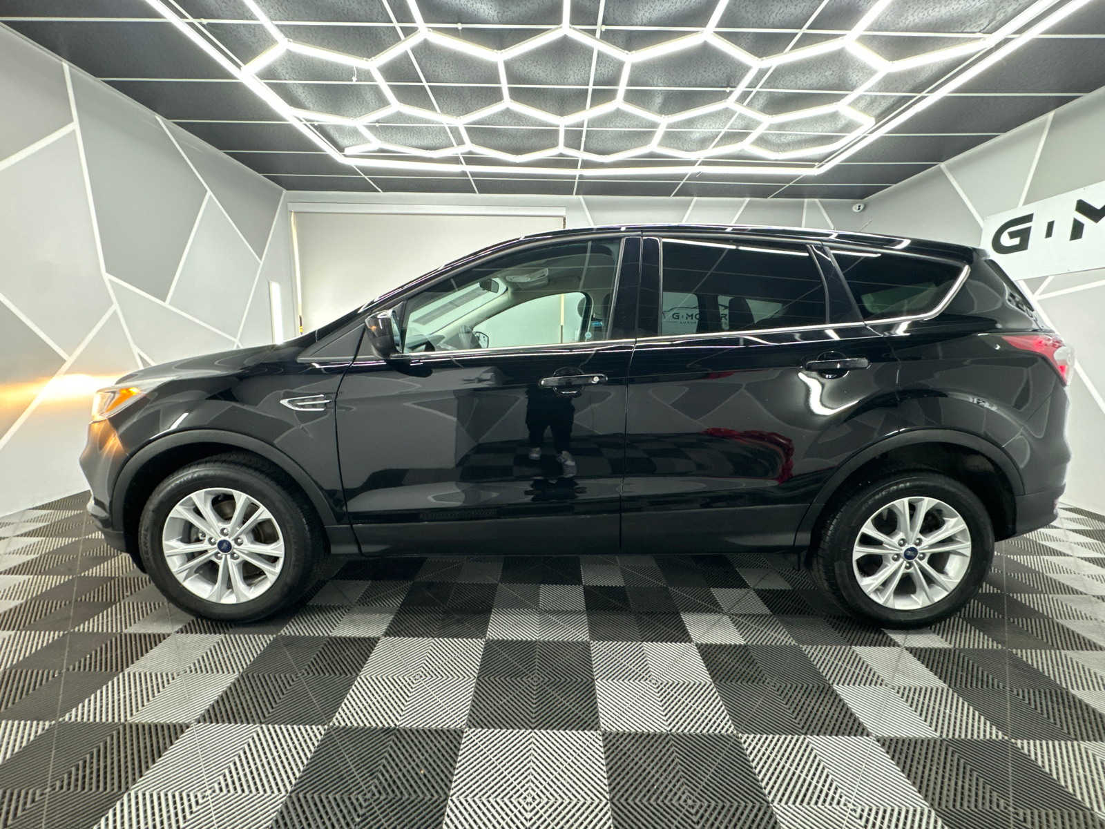 2017 Ford Escape SE Sport Utility 4D 3