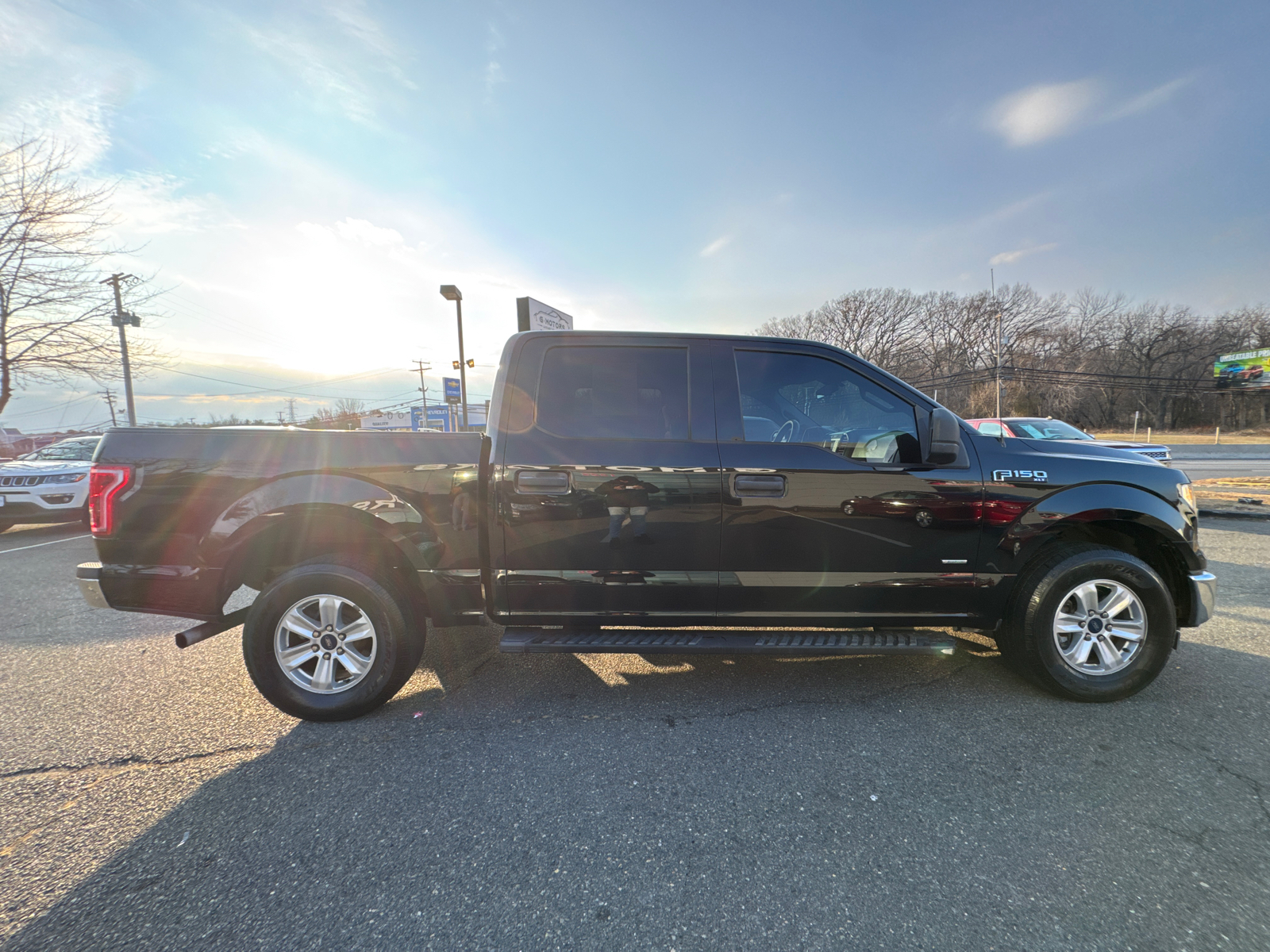 2017 Ford F150 SuperCrew Cab XLT Pickup 4D 5 1/2 ft 11