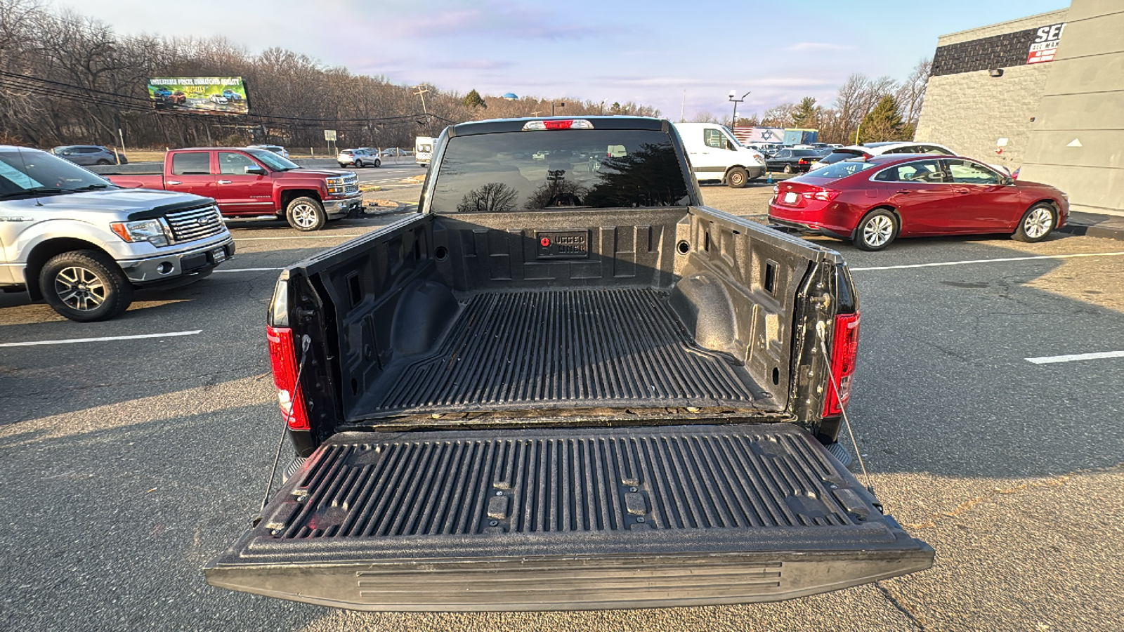 2017 Ford F150 SuperCrew Cab XLT Pickup 4D 5 1/2 ft 23