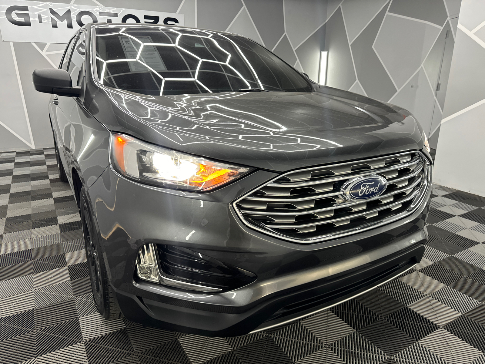 2020 Ford Edge SE Sport Utility 4D 14