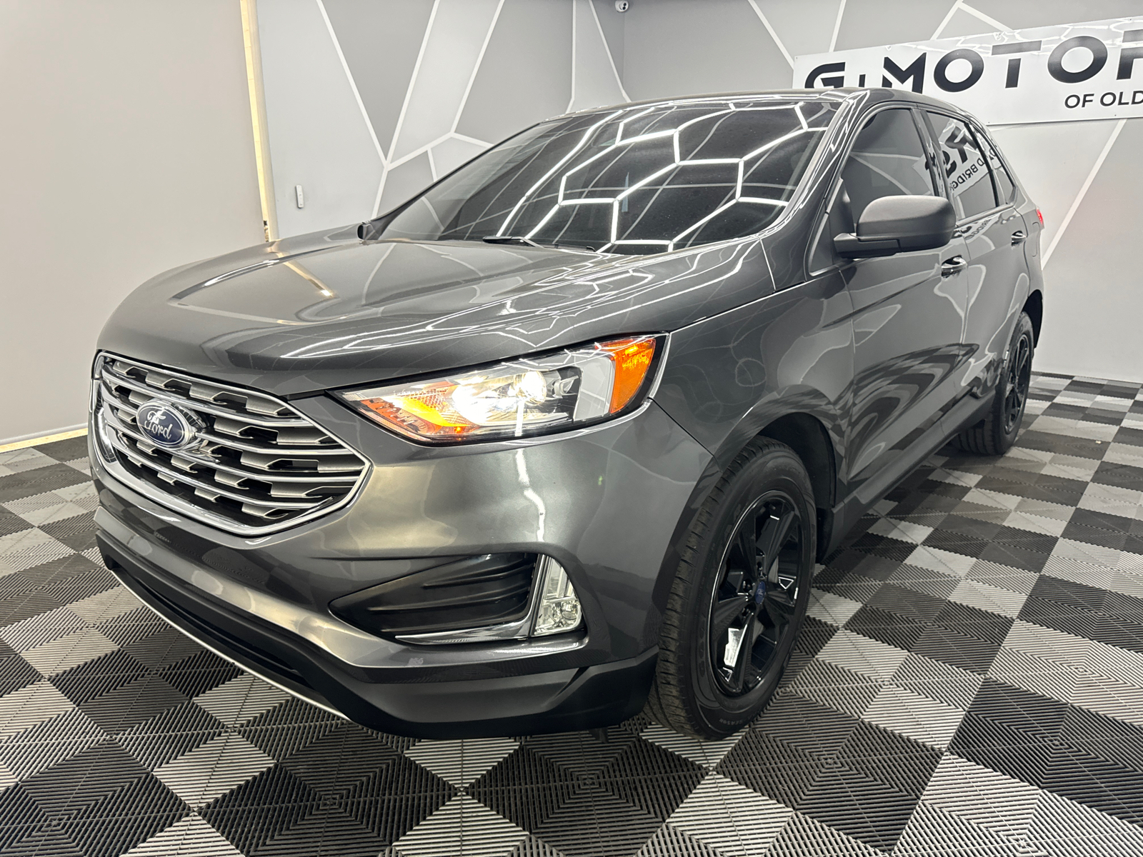 2020 Ford Edge SE Sport Utility 4D 17