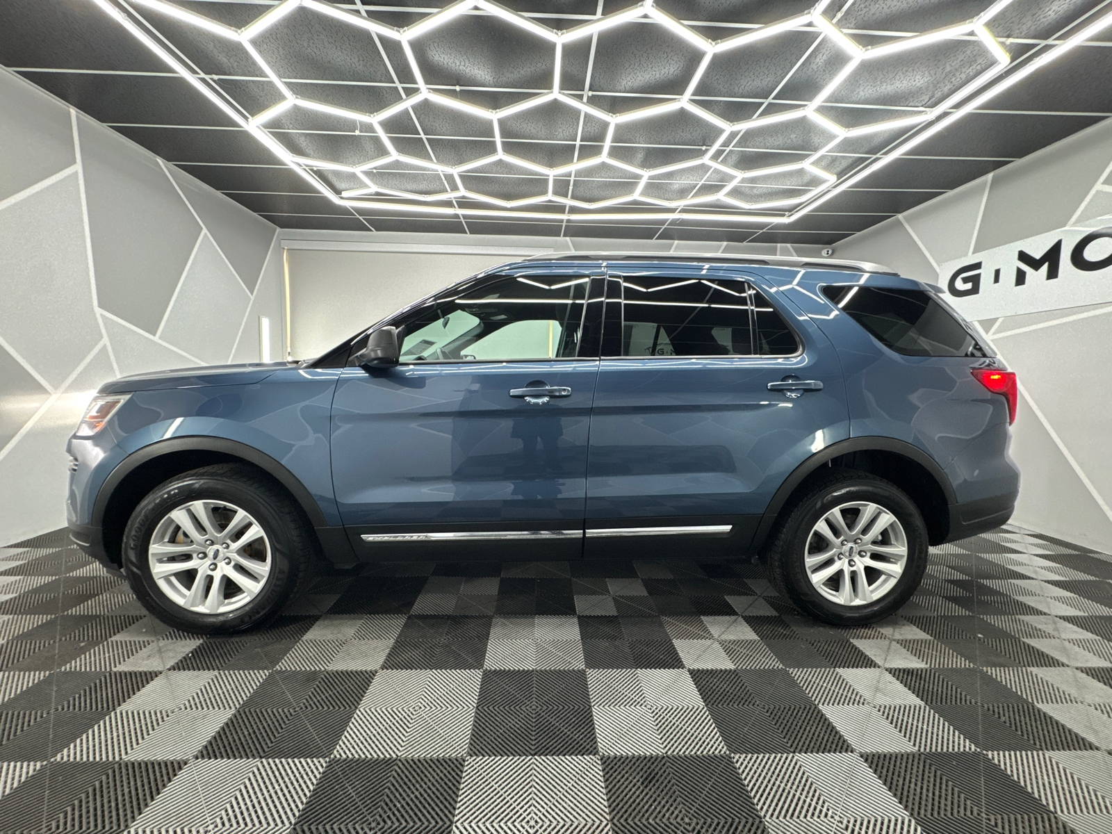 2019 Ford Explorer XLT Sport Utility 4D 3