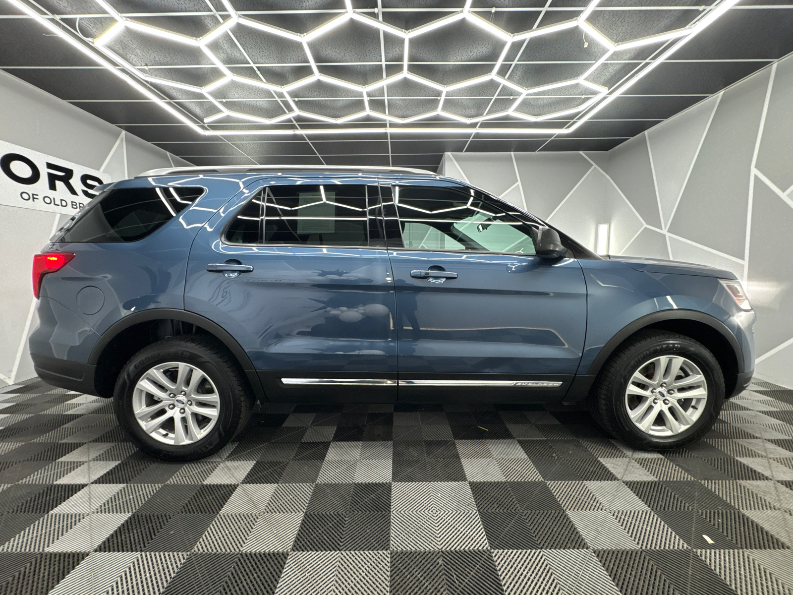 2019 Ford Explorer XLT Sport Utility 4D 11