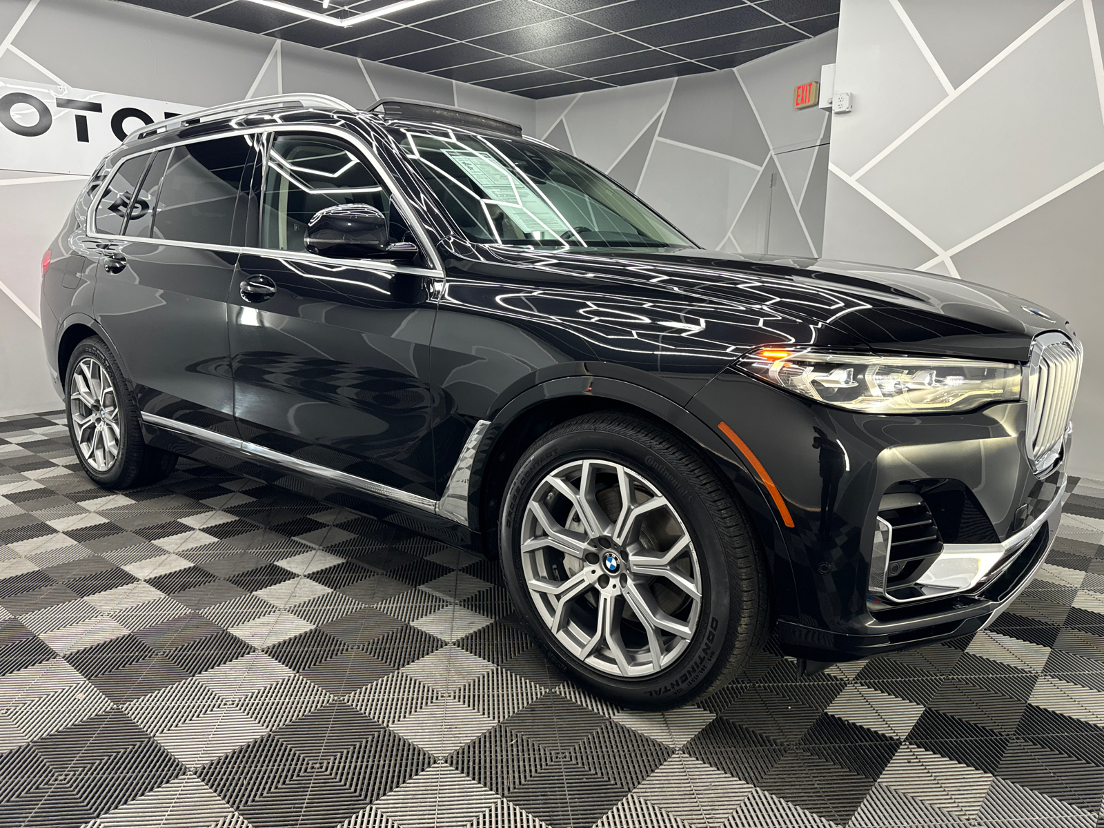 2020 BMW X7  12