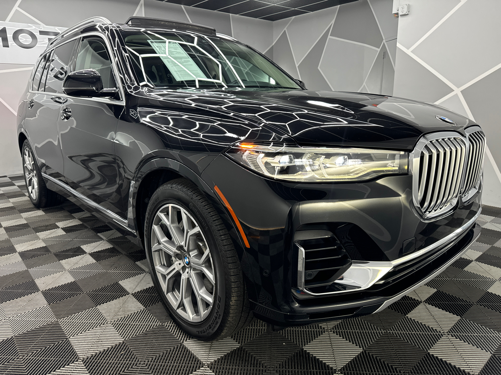 2020 BMW X7  13