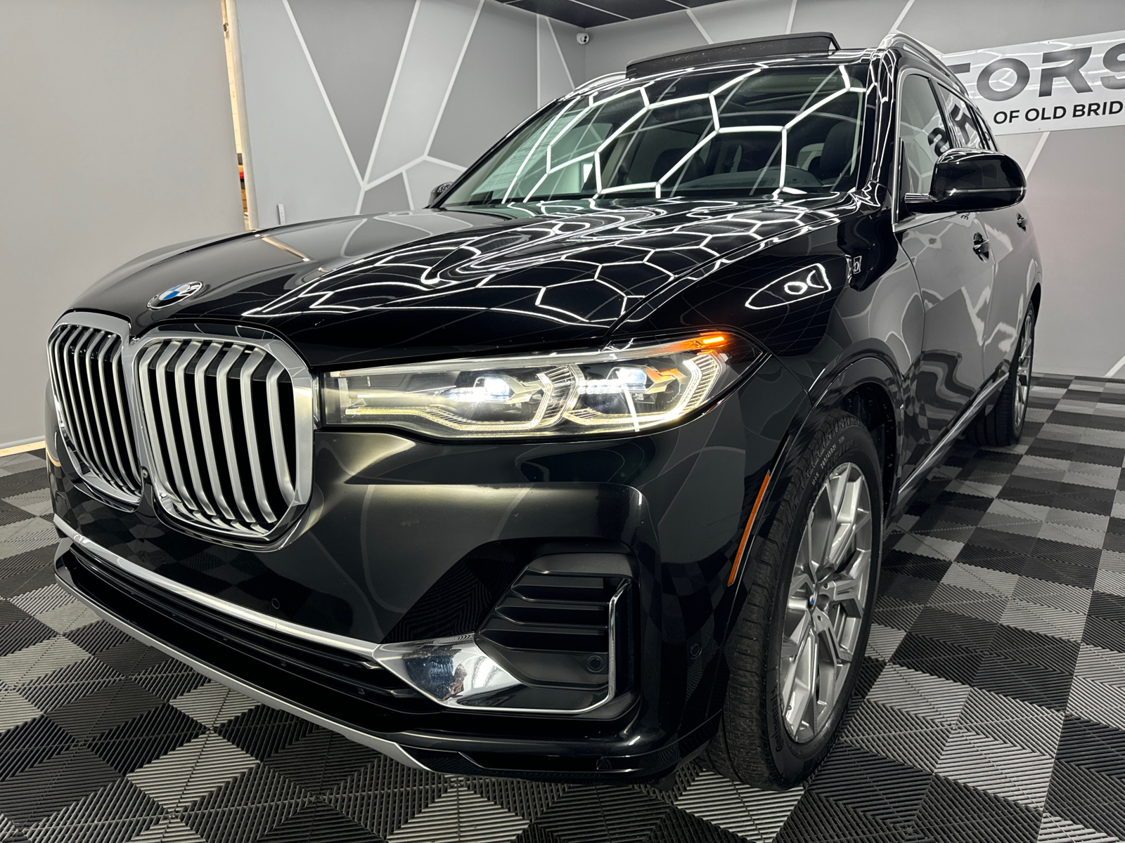 2020 BMW X7  17