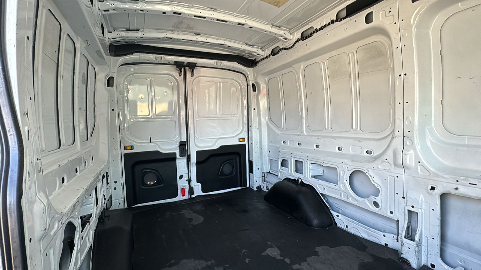 2019 Ford Transit 250 Van Medium Roof w/Sliding Side Door w/LWB Van 3D 27