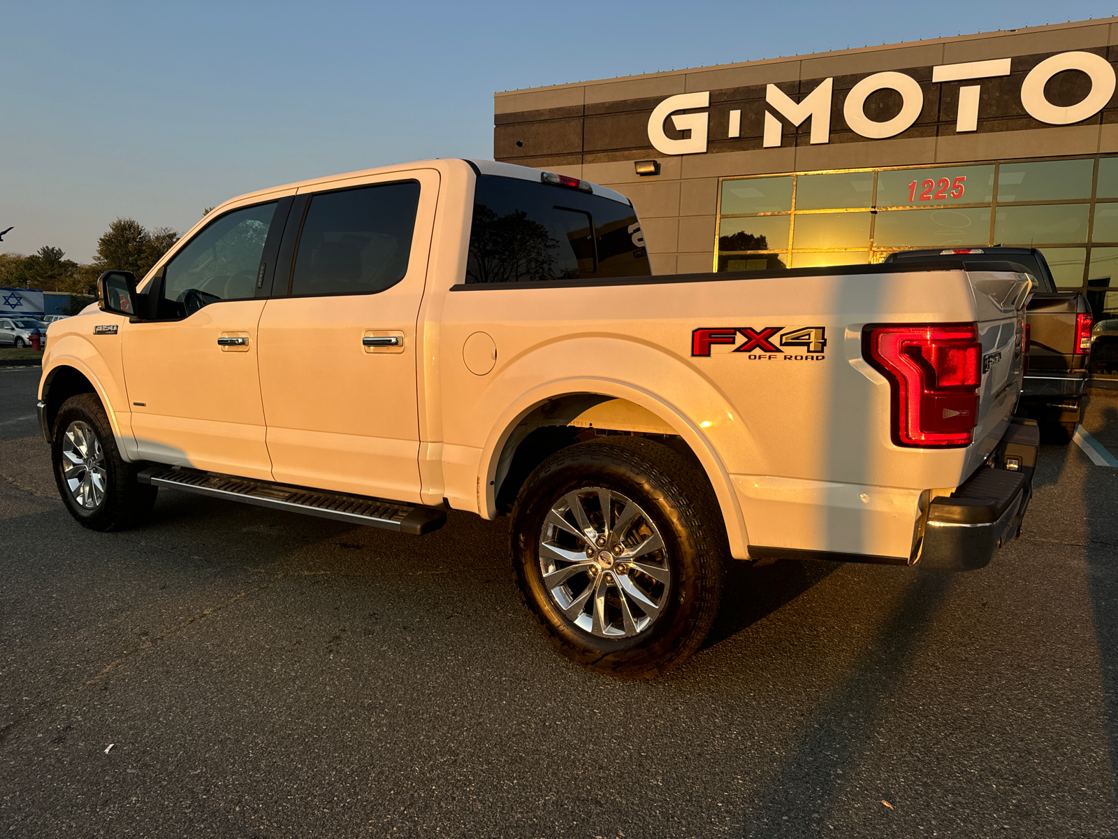 2015 Ford F150 SuperCrew Cab Lariat Pickup 4D 5 1/2 ft 4