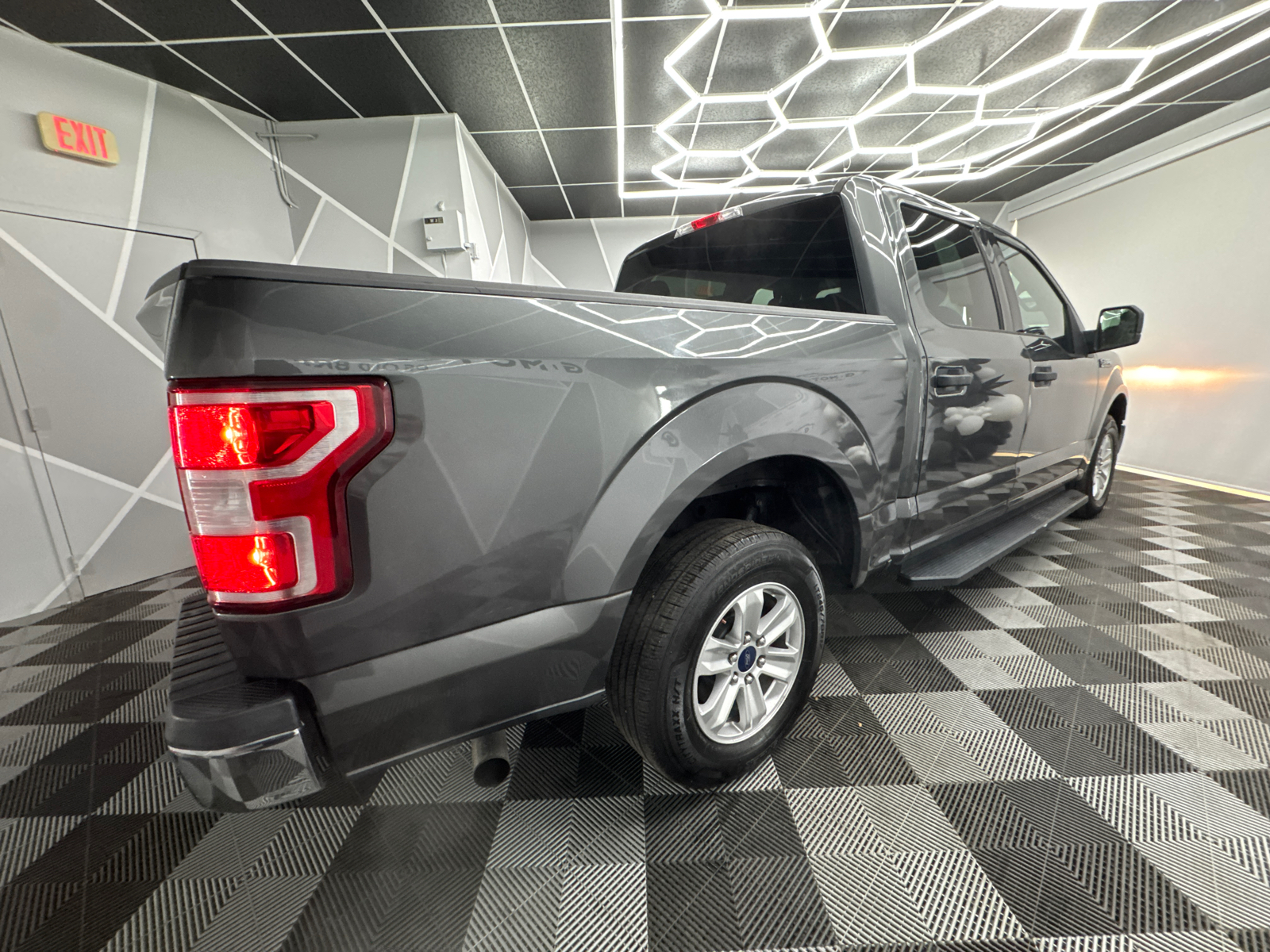 2018 Ford F150 SuperCrew Cab XLT Pickup 4D 5 1/2 ft 10