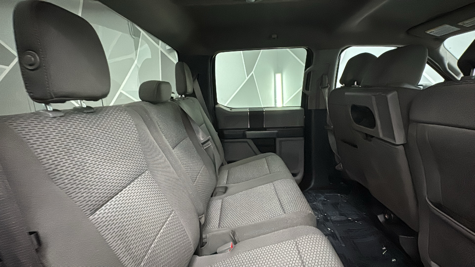 2018 Ford F150 SuperCrew Cab XLT Pickup 4D 5 1/2 ft 27