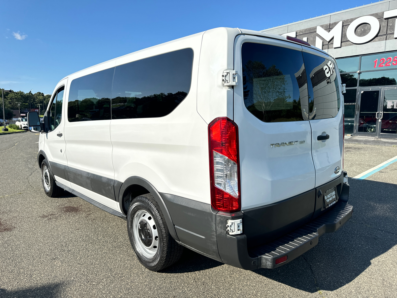 2016 Ford Transit 150 Wagon XLT w/Low Roof w/60/40 Side Door Van 3D 5