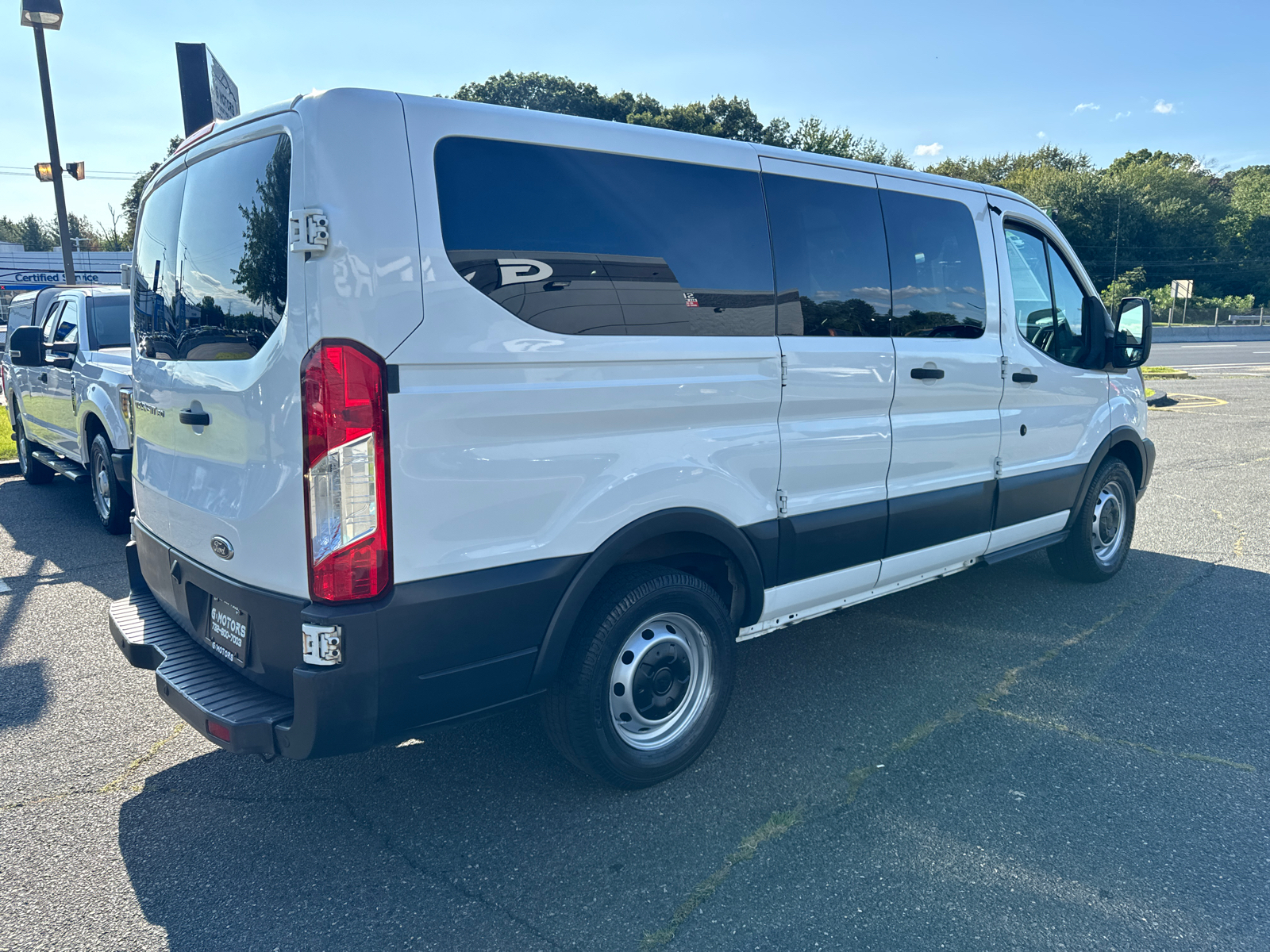 2016 Ford Transit 150 Wagon XLT w/Low Roof w/60/40 Side Door Van 3D 10