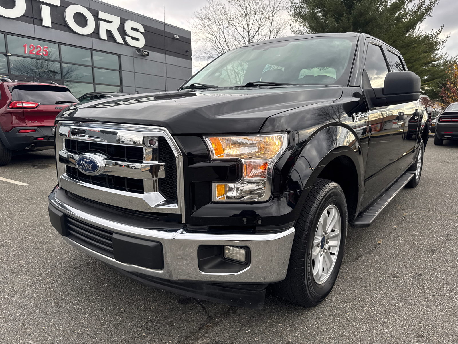 2017 Ford F150 SuperCrew Cab XLT Pickup 4D 5 1/2 ft 1