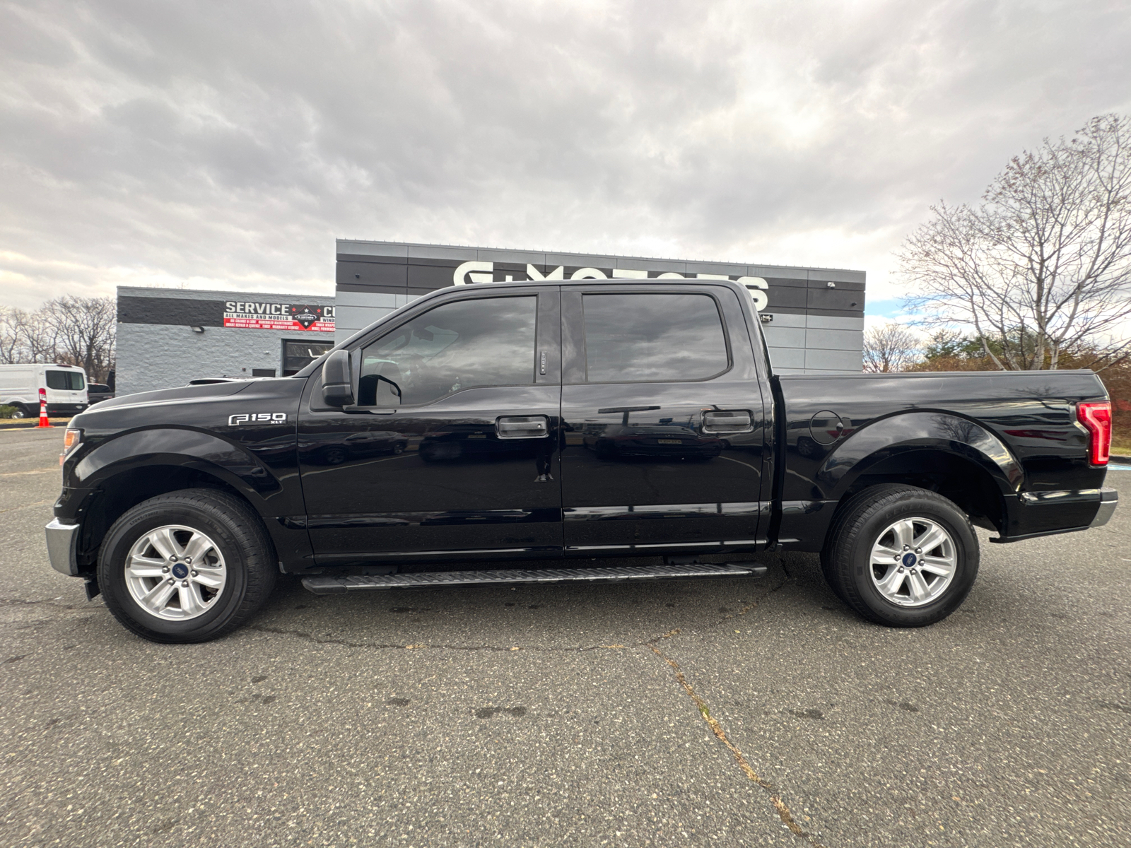 2017 Ford F150 SuperCrew Cab XLT Pickup 4D 5 1/2 ft 3