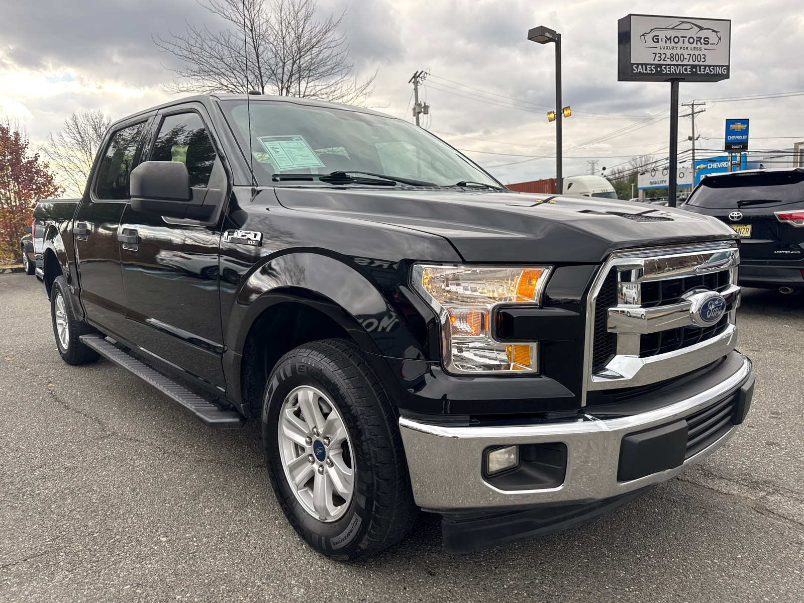 2017 Ford F150 SuperCrew Cab XLT Pickup 4D 5 1/2 ft 13