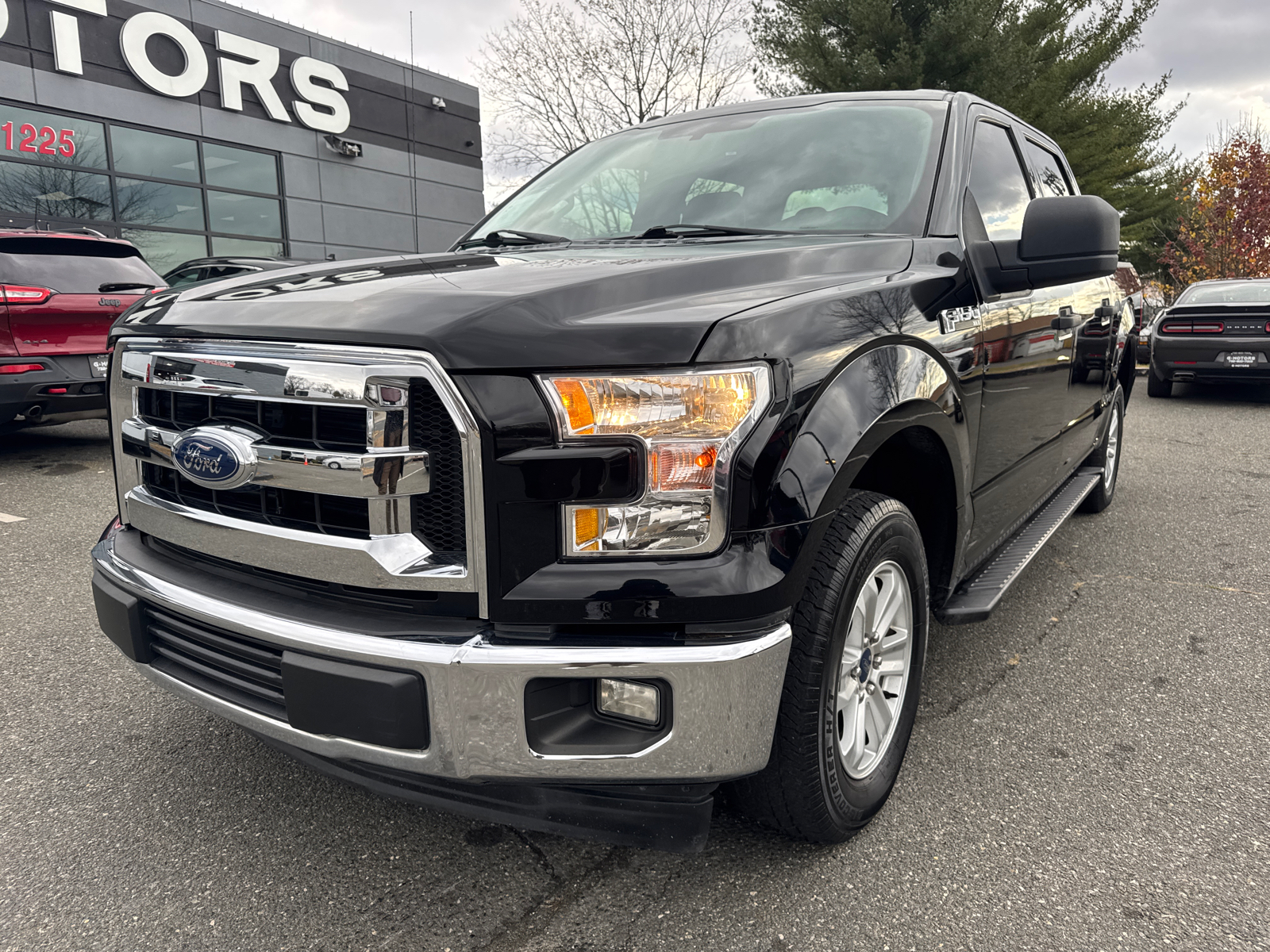 2017 Ford F150 SuperCrew Cab XLT Pickup 4D 5 1/2 ft 17