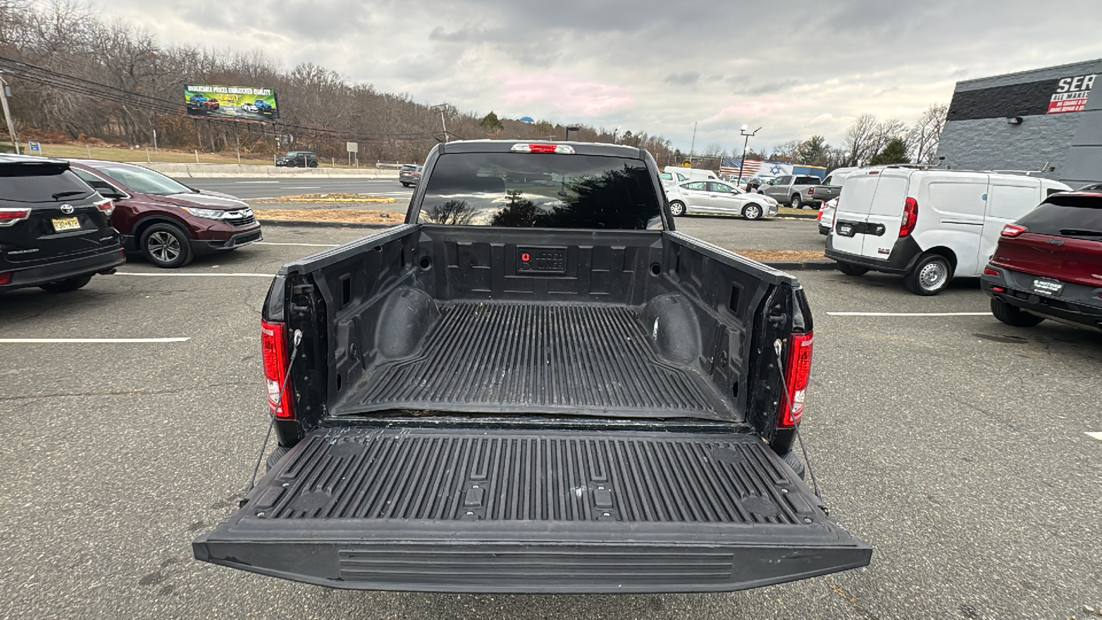 2017 Ford F150 SuperCrew Cab XLT Pickup 4D 5 1/2 ft 22