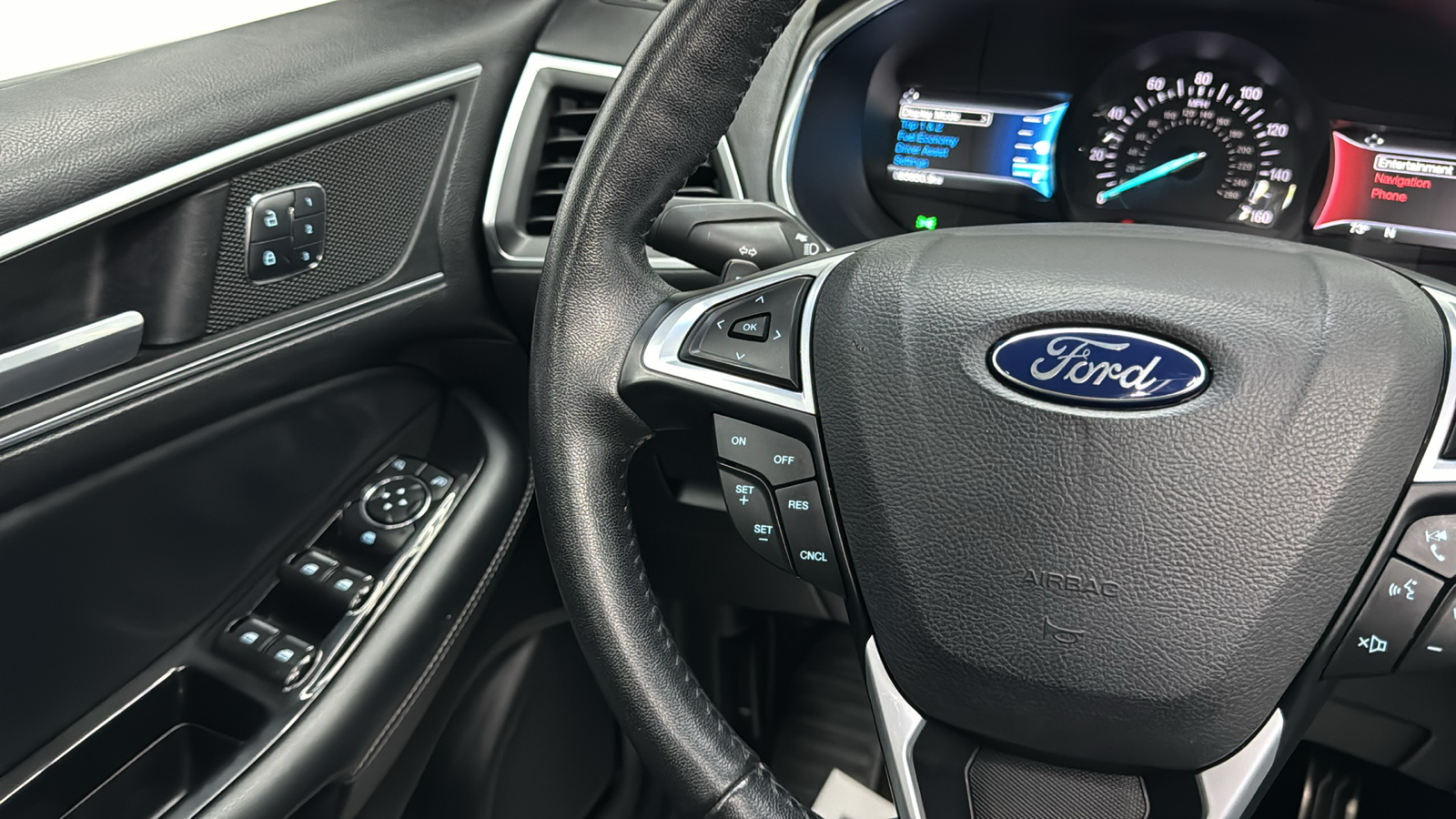 2016 Ford Edge  44