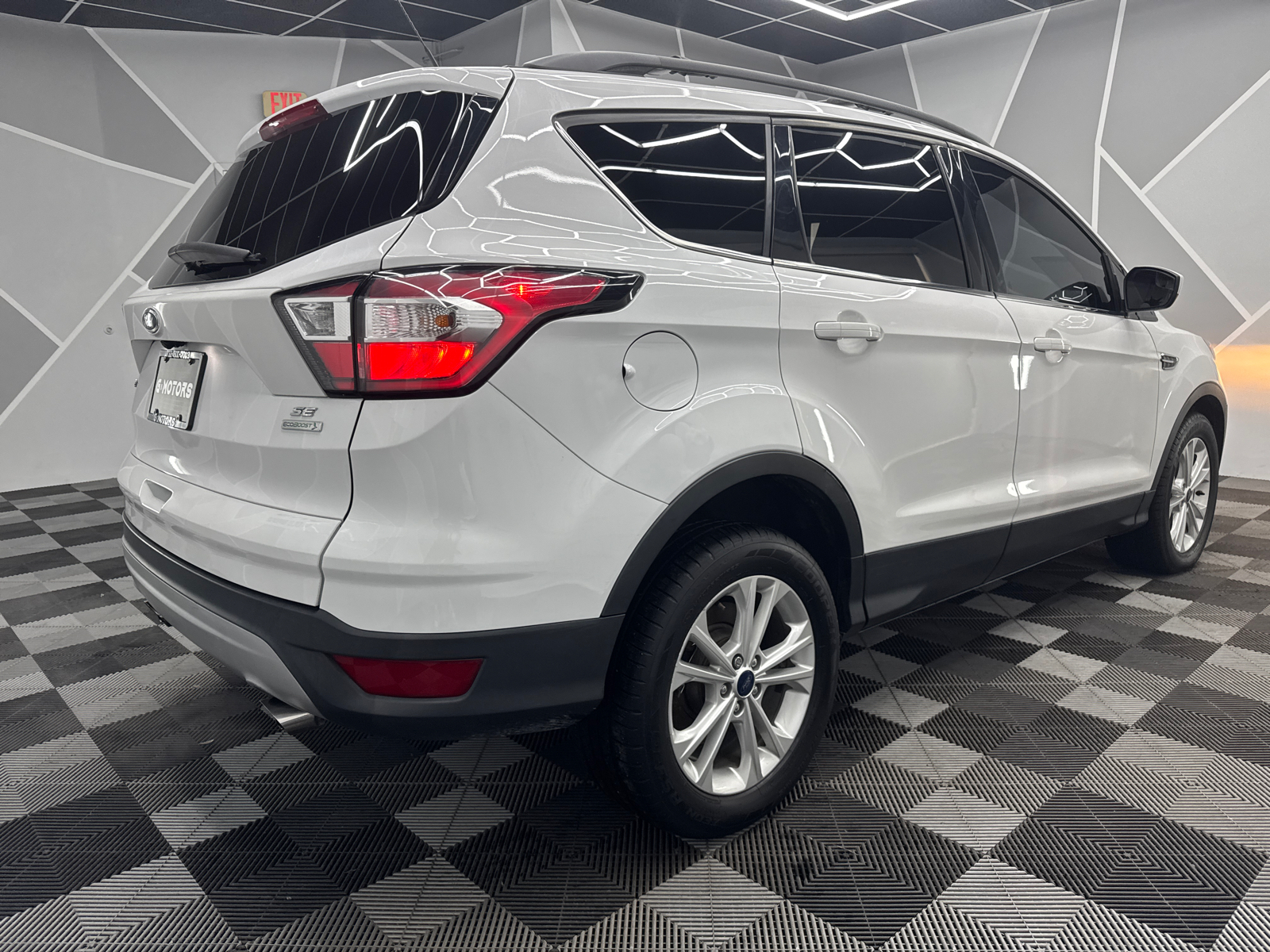 2018 Ford Escape SE Sport Utility 4D 10