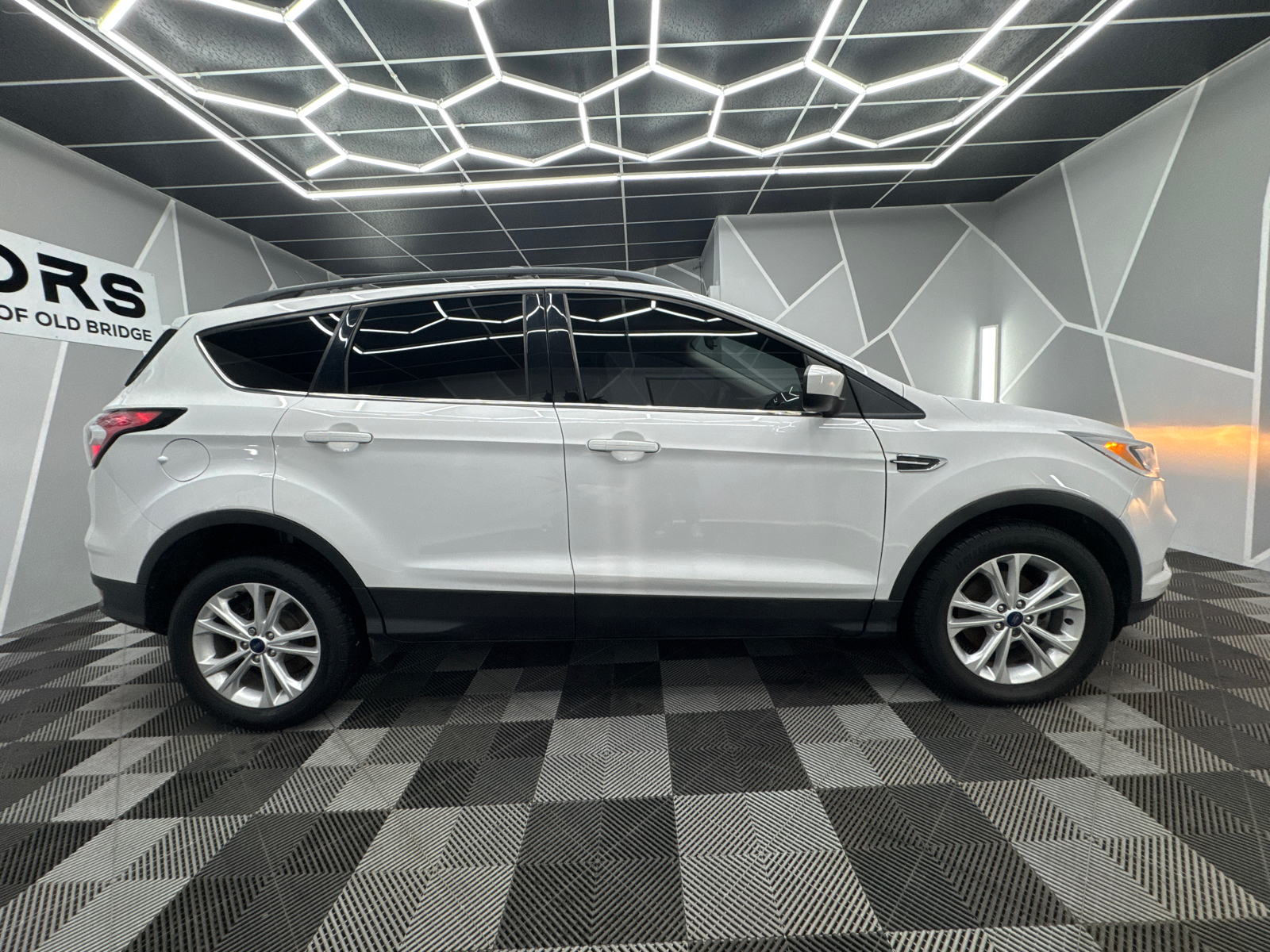 2018 Ford Escape SE Sport Utility 4D 11