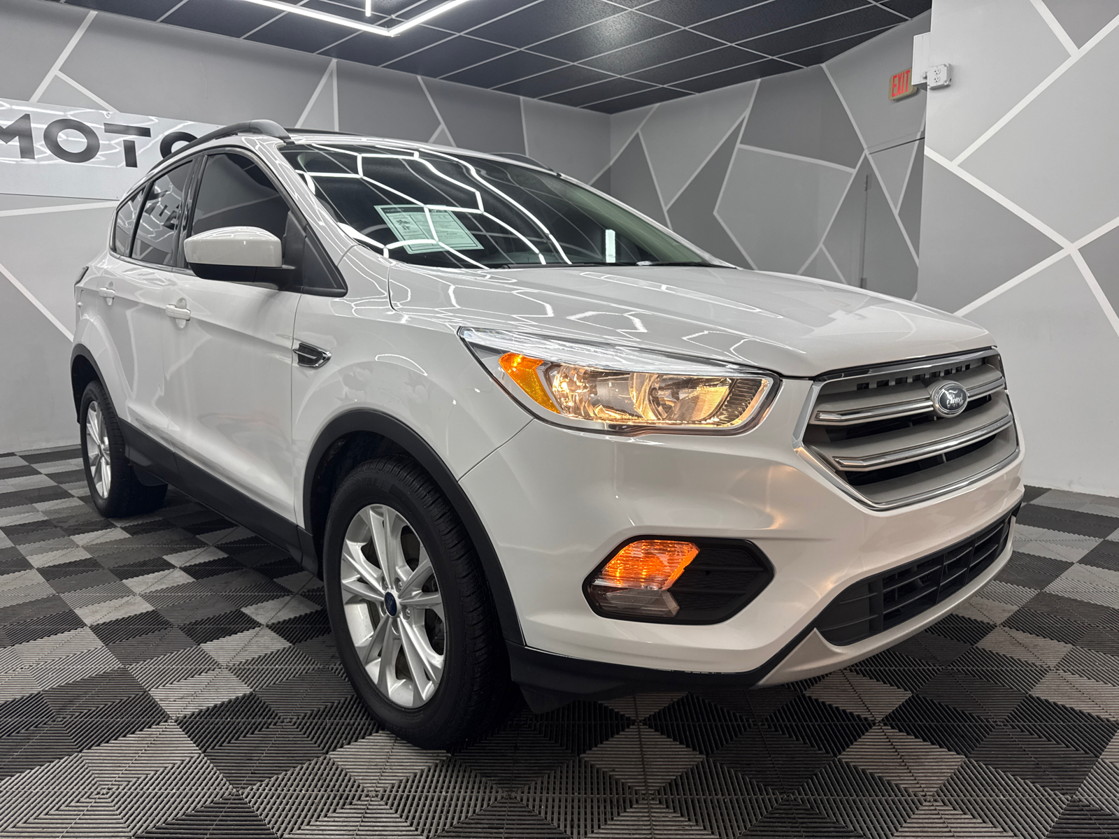 2018 Ford Escape SE Sport Utility 4D 13