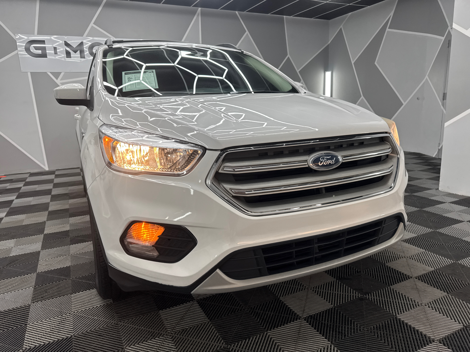 2018 Ford Escape SE Sport Utility 4D 14