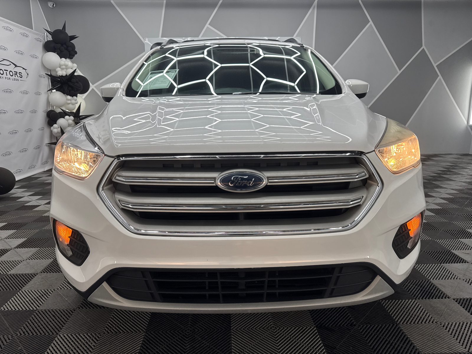 2018 Ford Escape SE Sport Utility 4D 15