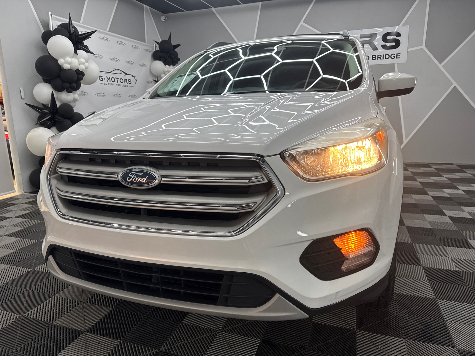 2018 Ford Escape SE Sport Utility 4D 16