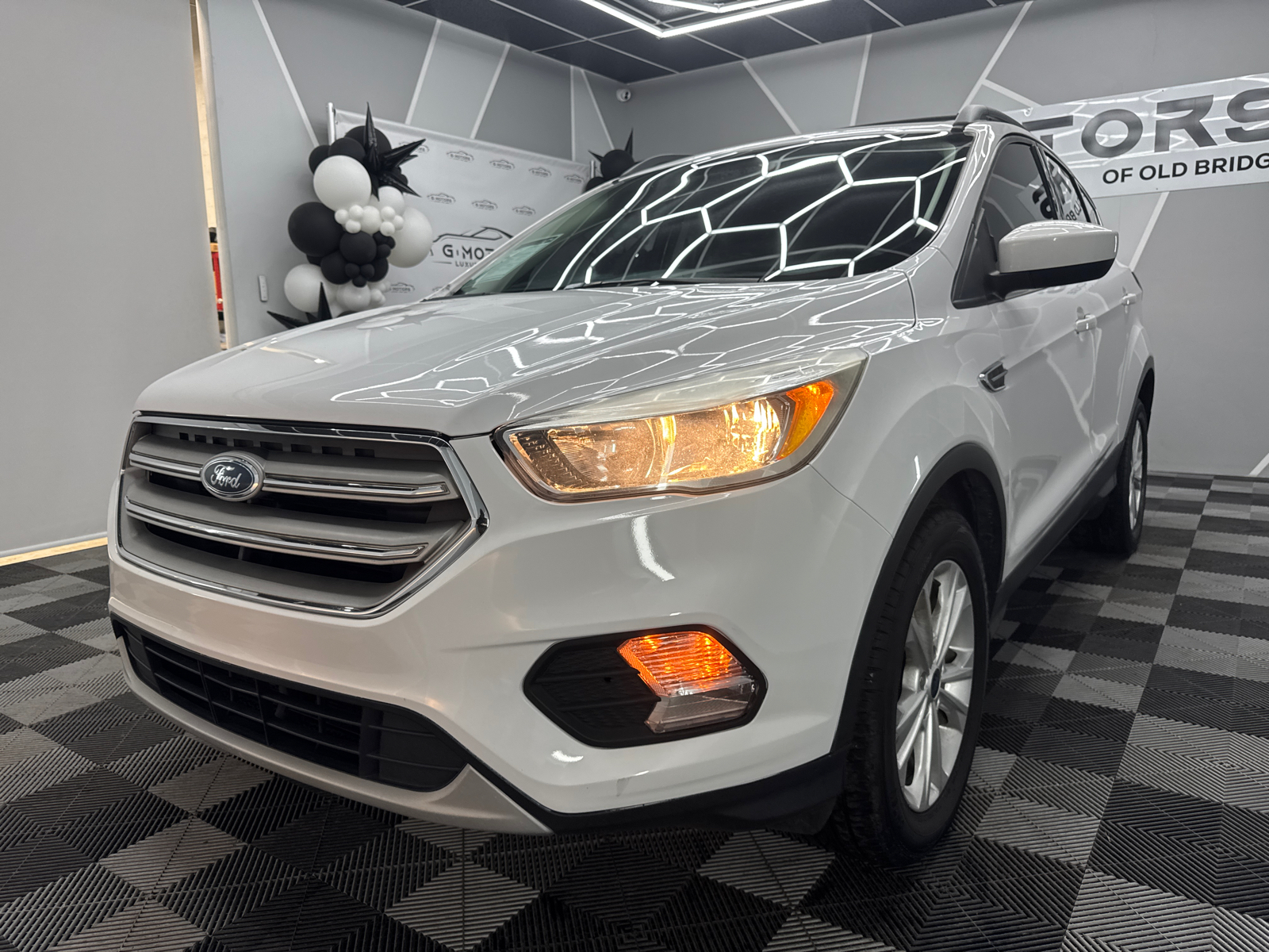 2018 Ford Escape SE Sport Utility 4D 17