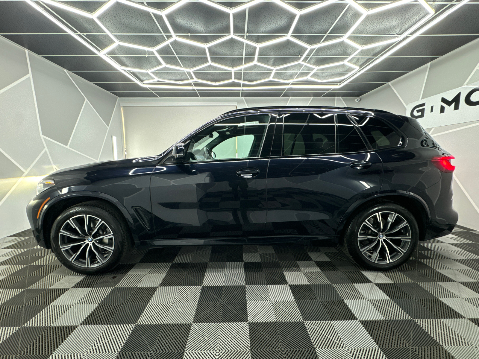 2020 BMW X5 xDrive40i Sport Utility 4D 3