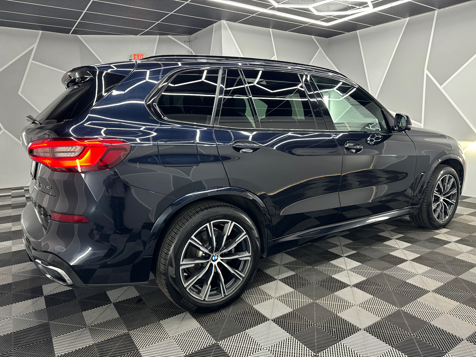 2020 BMW X5 xDrive40i Sport Utility 4D 8