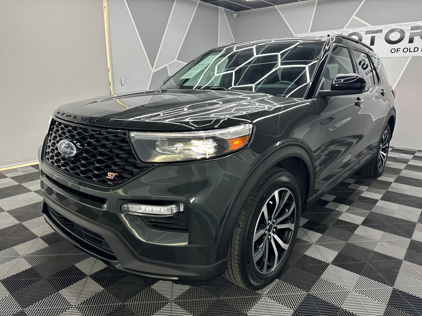 2022 Ford Explorer ST Sport Utility 4D 1