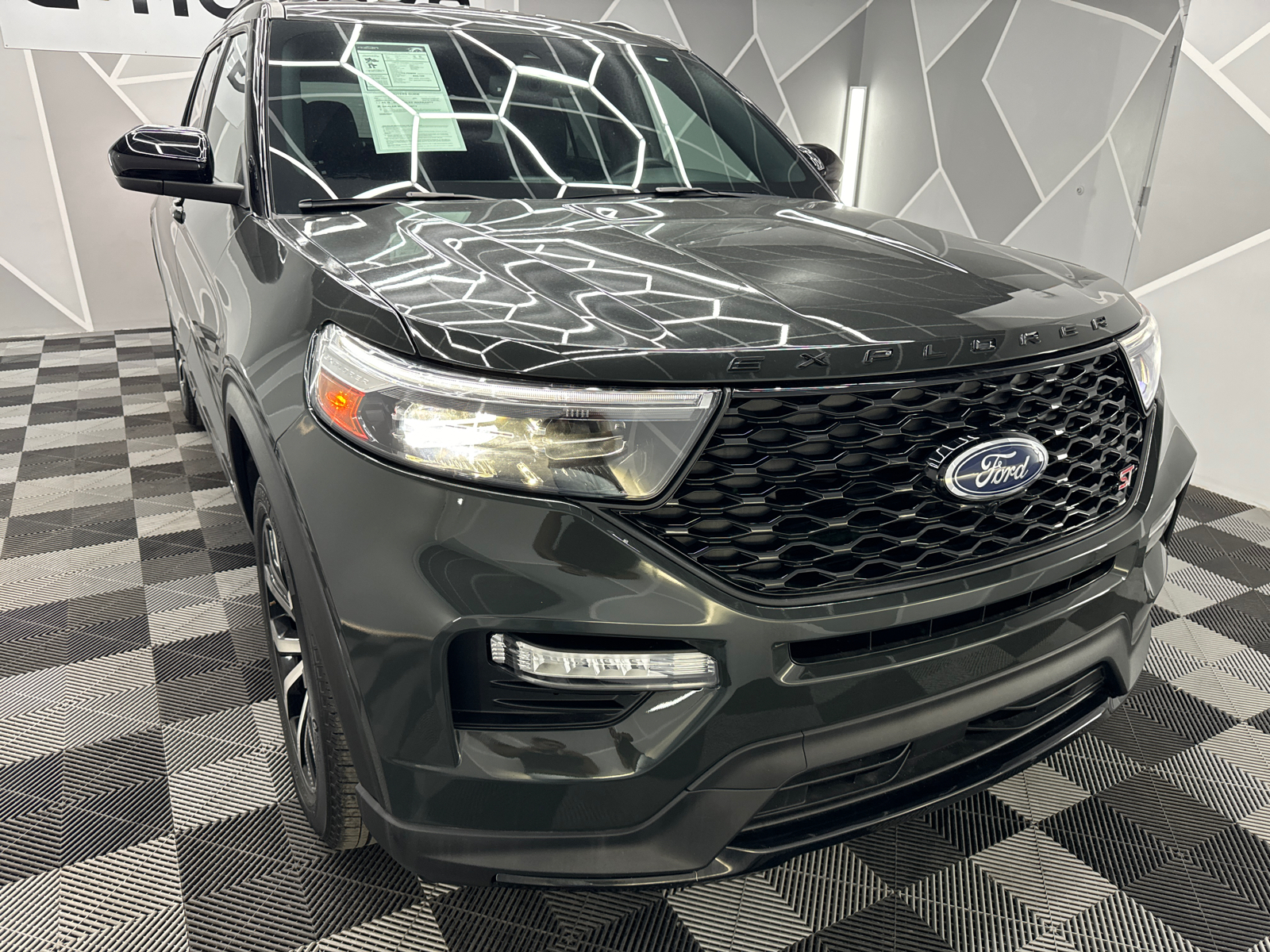 2022 Ford Explorer ST Sport Utility 4D 14