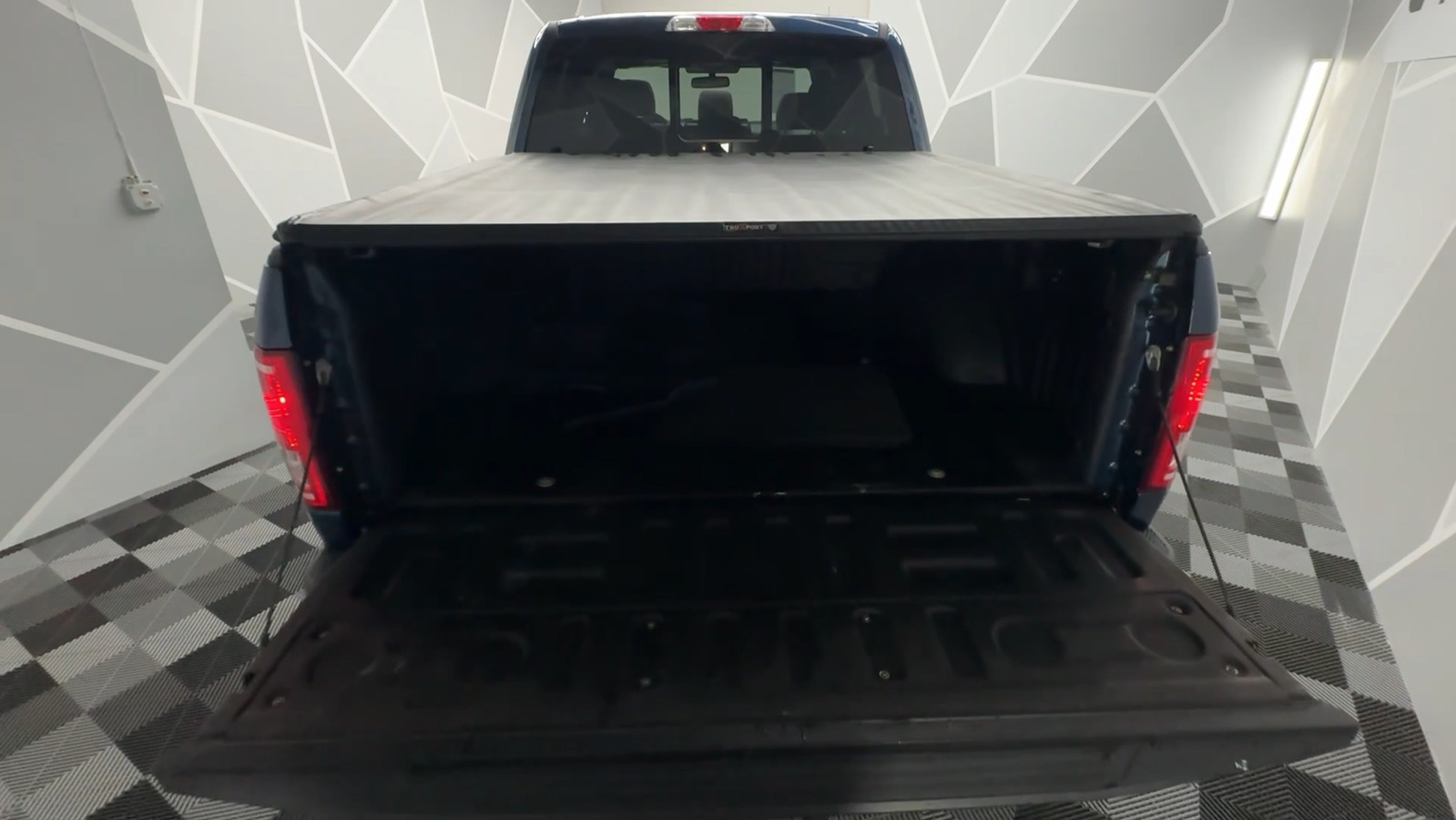 2016 Ford F150 SuperCrew Cab XLT Pickup 4D 5 1/2 ft 25