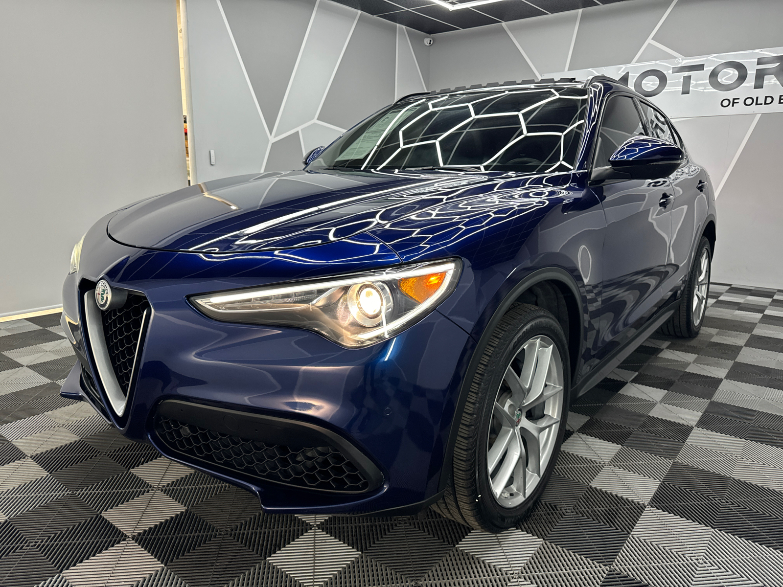 2018 Alfa Romeo Stelvio Sport SUV 4D 1