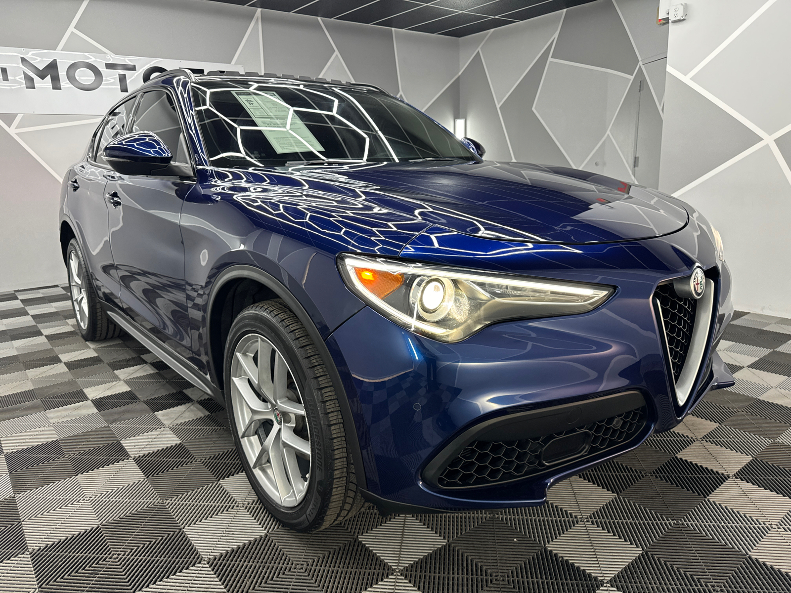 2018 Alfa Romeo Stelvio Sport SUV 4D 13