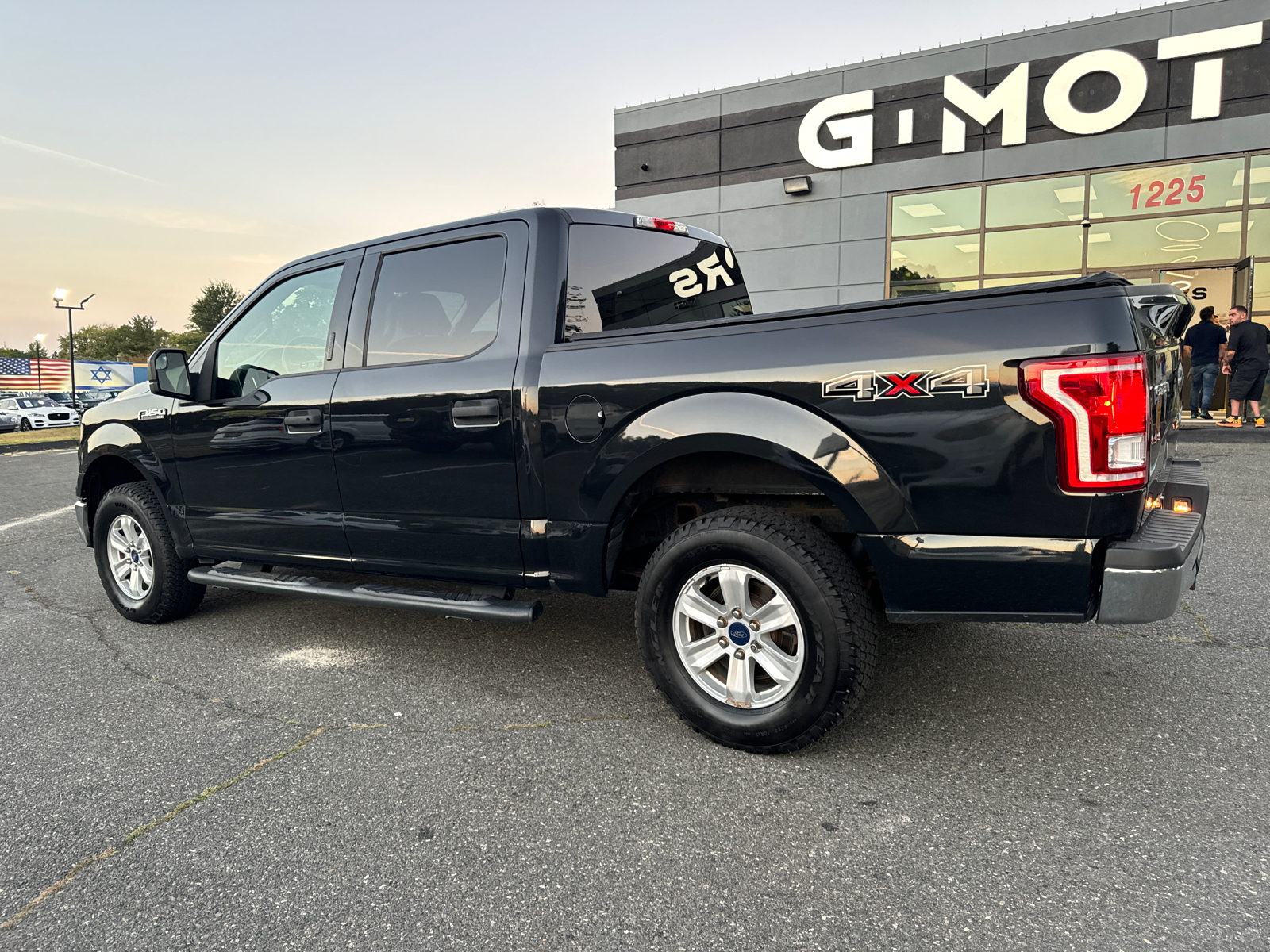 2015 Ford F150 SuperCrew Cab XLT Pickup 4D 5 1/2 ft 4