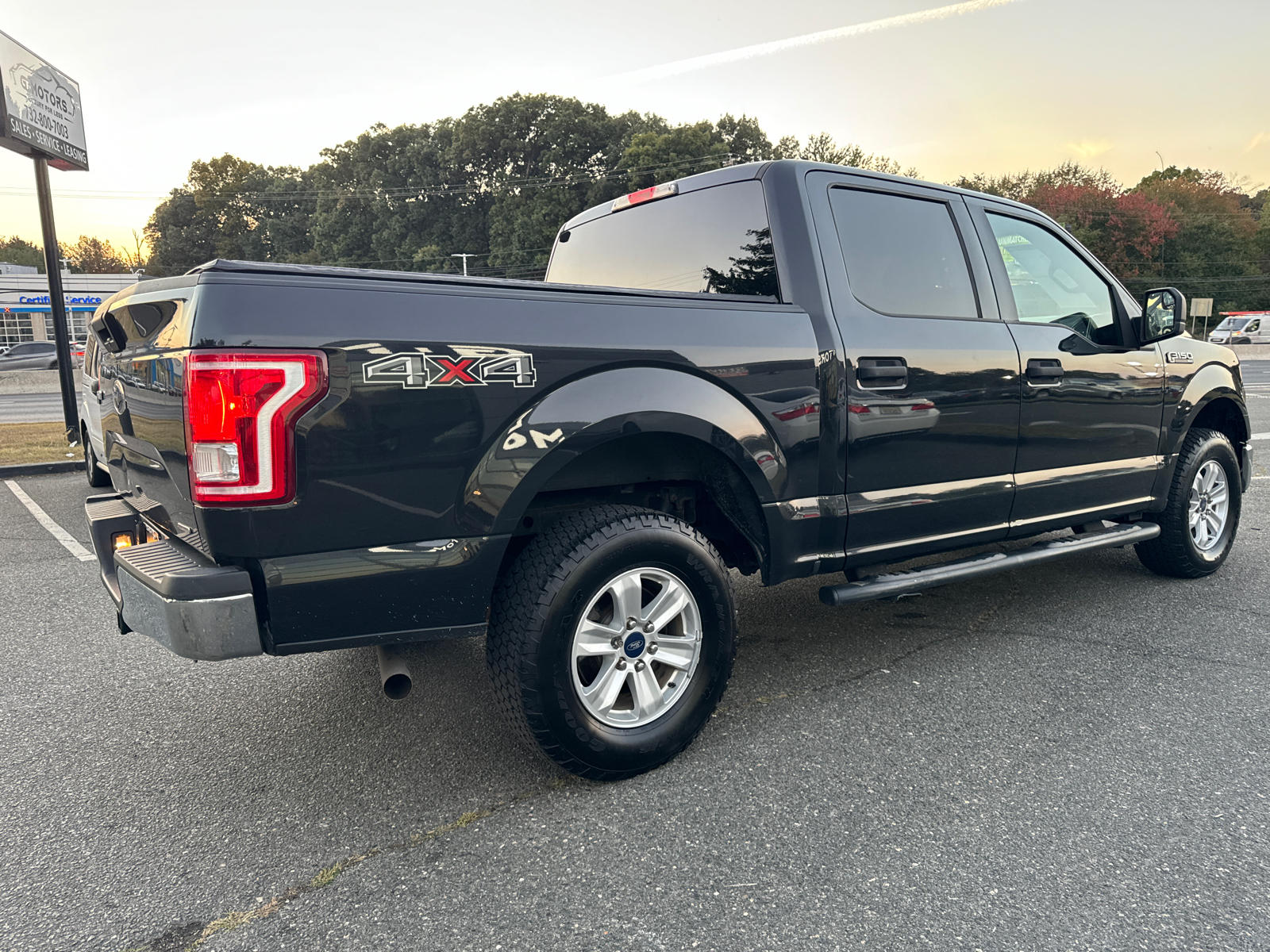 2015 Ford F150 SuperCrew Cab XLT Pickup 4D 5 1/2 ft 10