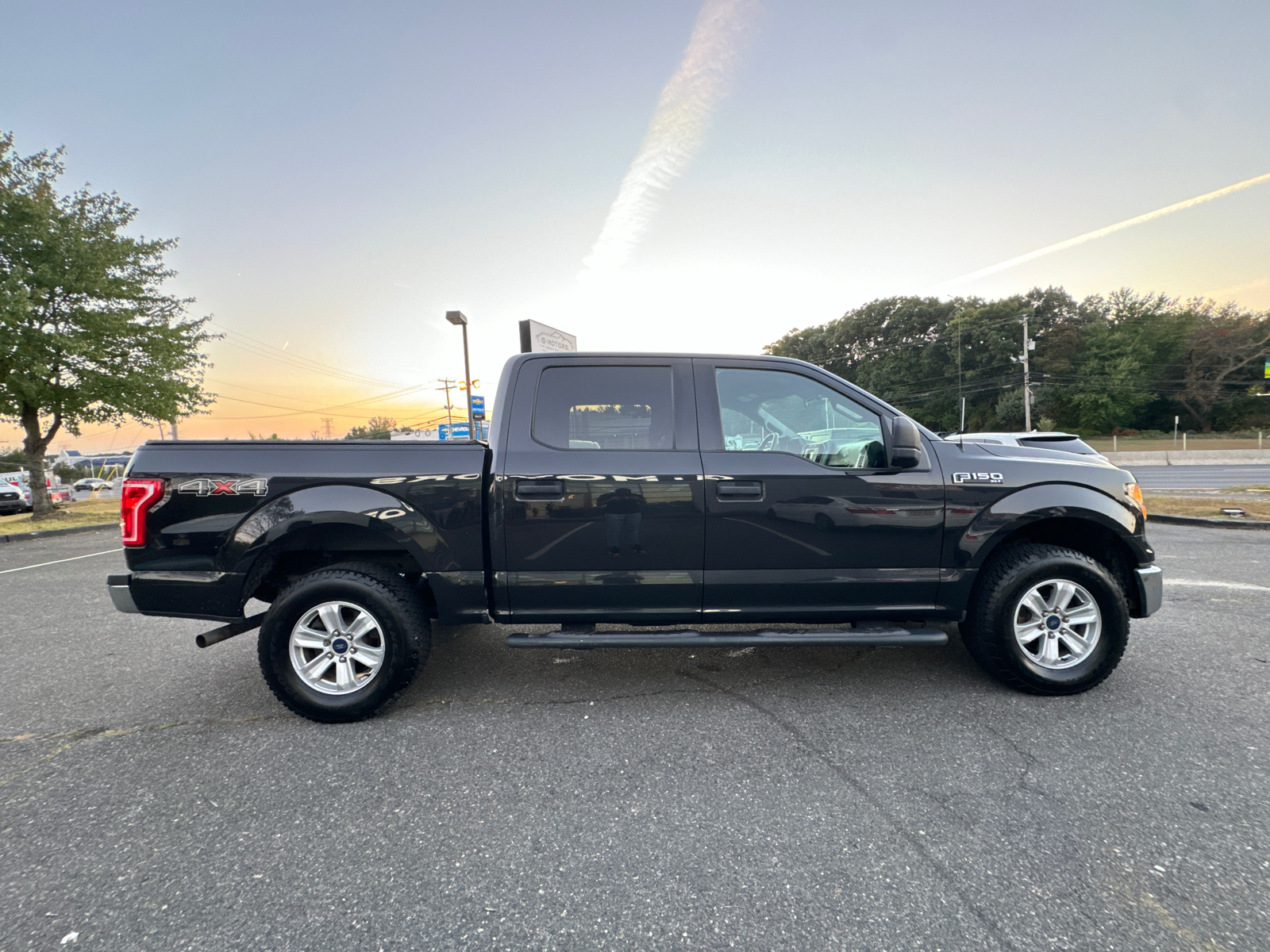 2015 Ford F150 SuperCrew Cab XLT Pickup 4D 5 1/2 ft 11