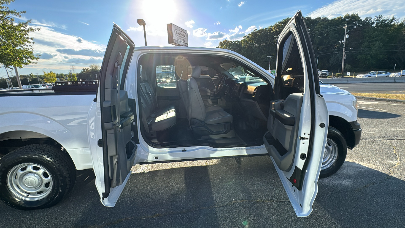 2018 Ford F150 Super Cab XLT Pickup 4D 6 1/2 ft 23