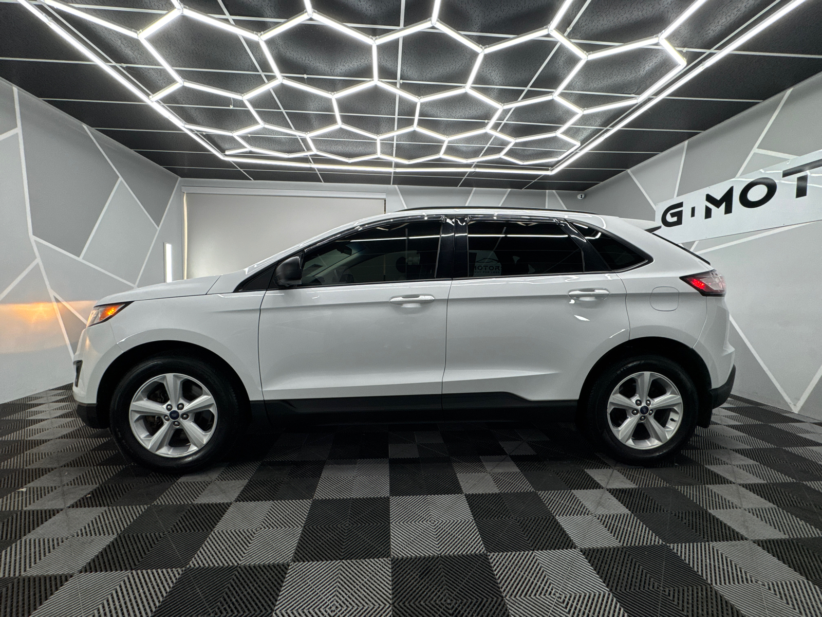 2018 Ford Edge SE Sport Utility 4D 3