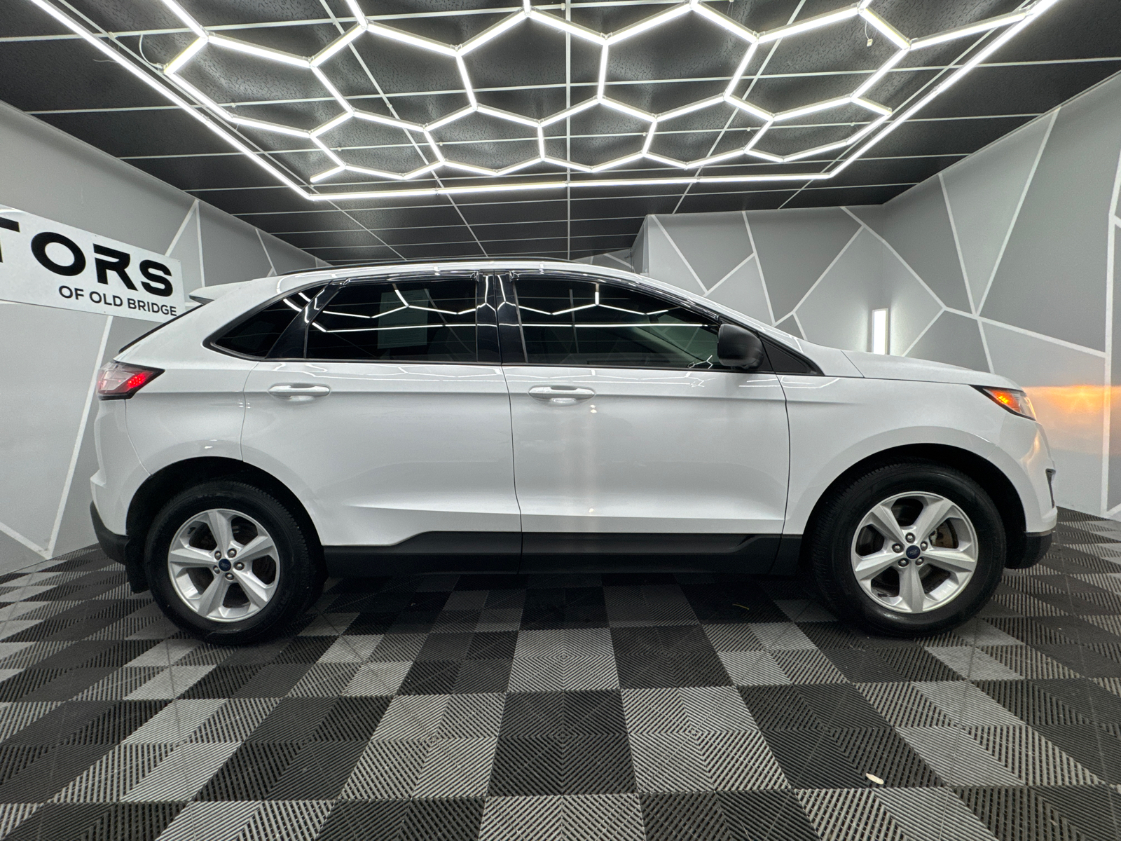 2018 Ford Edge SE Sport Utility 4D 11