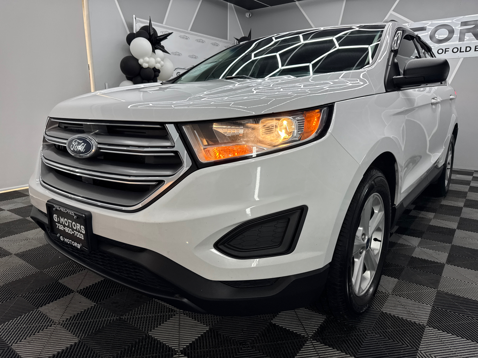 2018 Ford Edge SE Sport Utility 4D 17