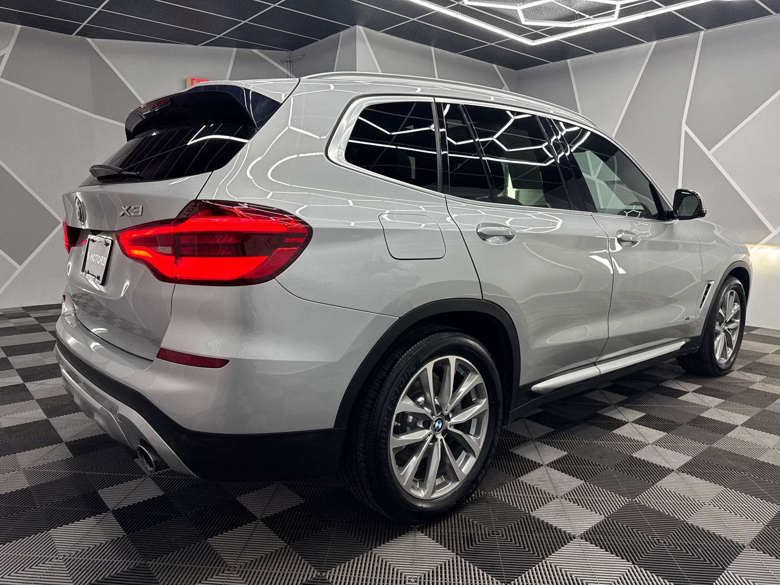 2018 BMW X3 xDrive30i Sport Utility 4D 10