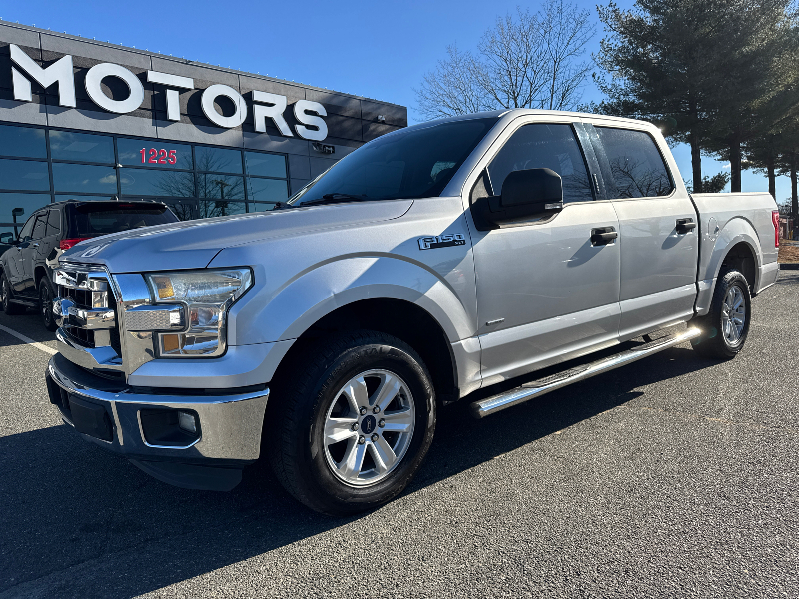 2015 Ford F150 SuperCrew Cab XLT Pickup 4D 5 1/2 ft 2